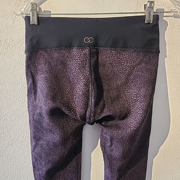 Calia by Carrie Underwood Animal Snakeskin Ankle Leggings Purple/Black Small S - Picture 5 of 5